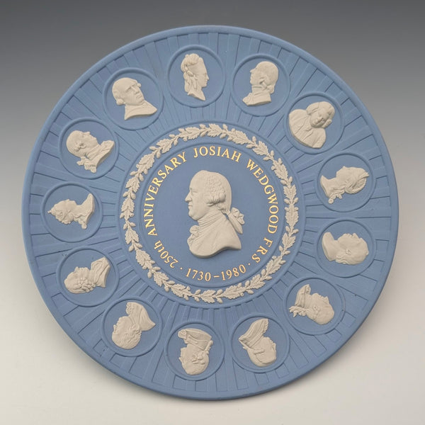 Wedgwood Jasperware plate commemorating the 250th anniversary of J. Wedgwood's birth, made in England, diameter 21cm.